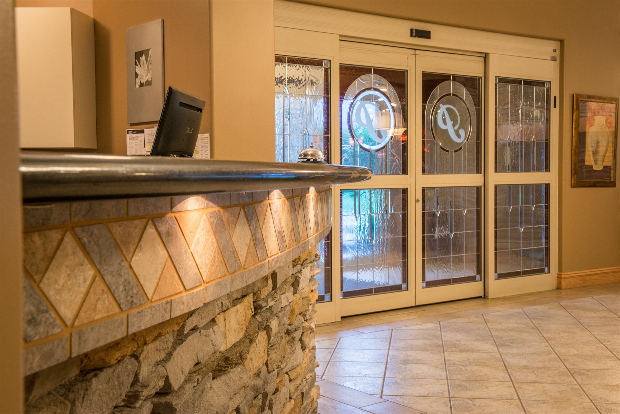 Hilltop Inn - Salmon Arm Εξωτερικό φωτογραφία
