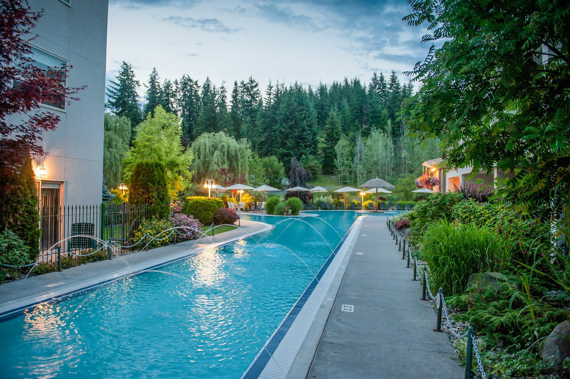Hilltop Inn - Salmon Arm Εξωτερικό φωτογραφία