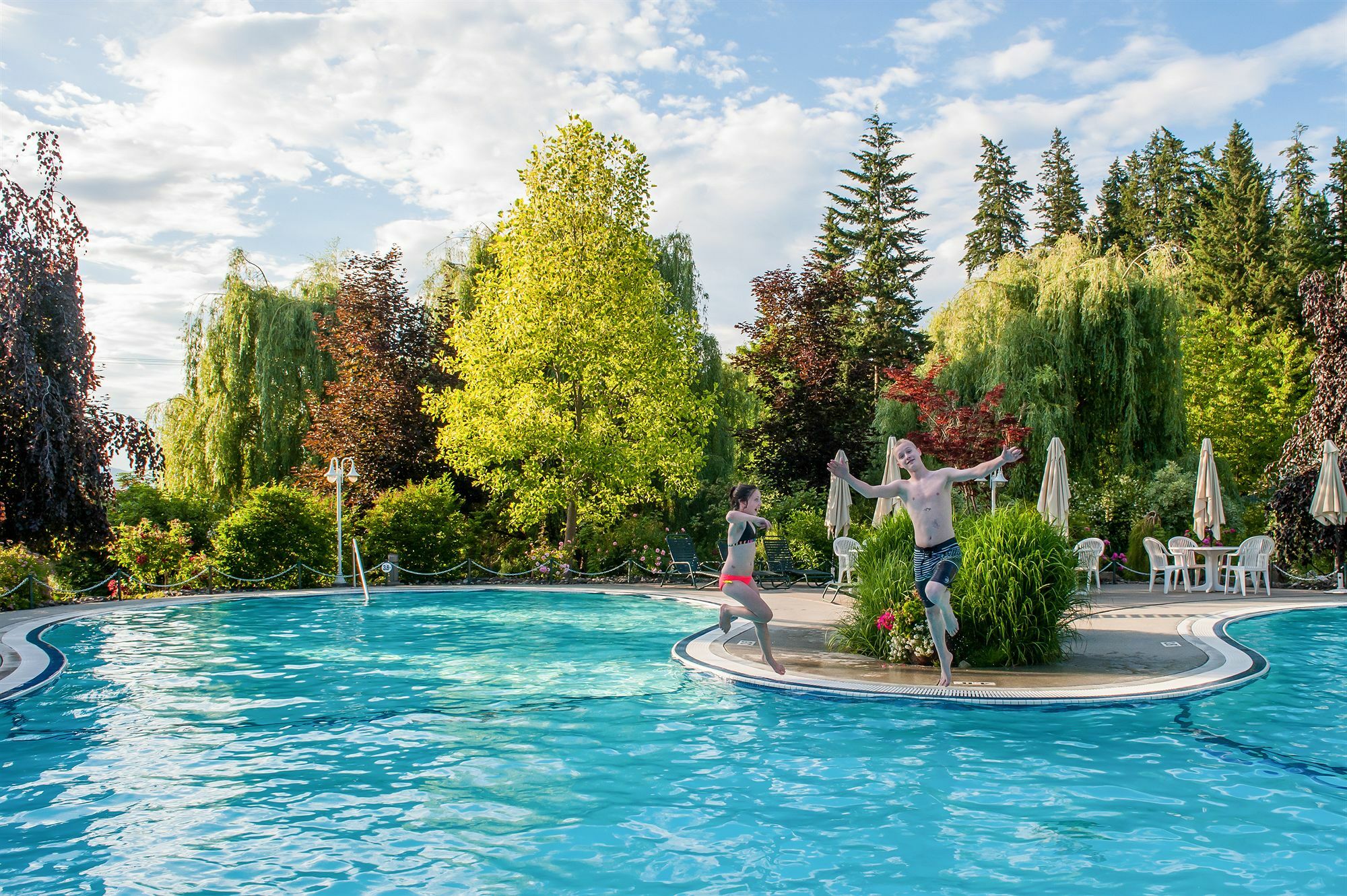 Hilltop Inn - Salmon Arm Εξωτερικό φωτογραφία